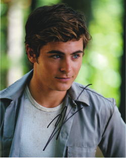 ザック・エフロン 直筆サインフォト#19