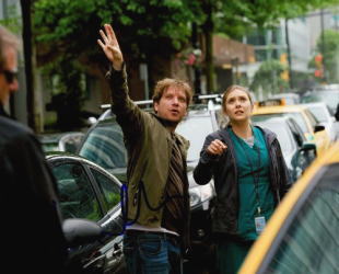 エリザベス・オルセン 直筆サインフォト #01